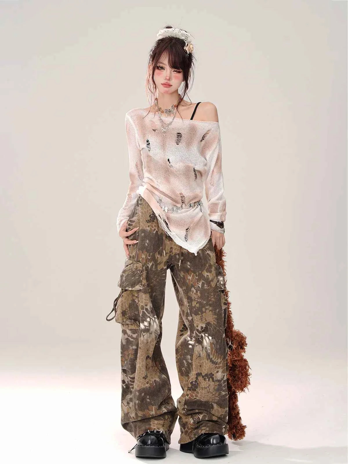 Stylish Snake Patterned Wide Leg Pants