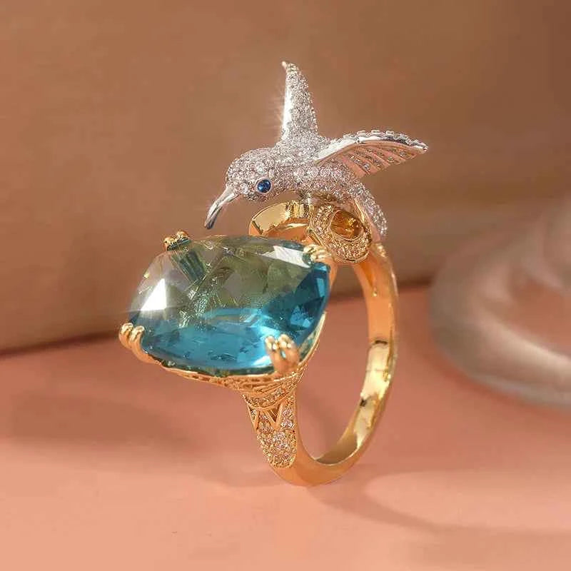 Luxury Metal Carving Bird Ring