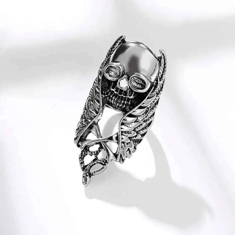 Gothic Retro Skull Wings Knuckle Ring