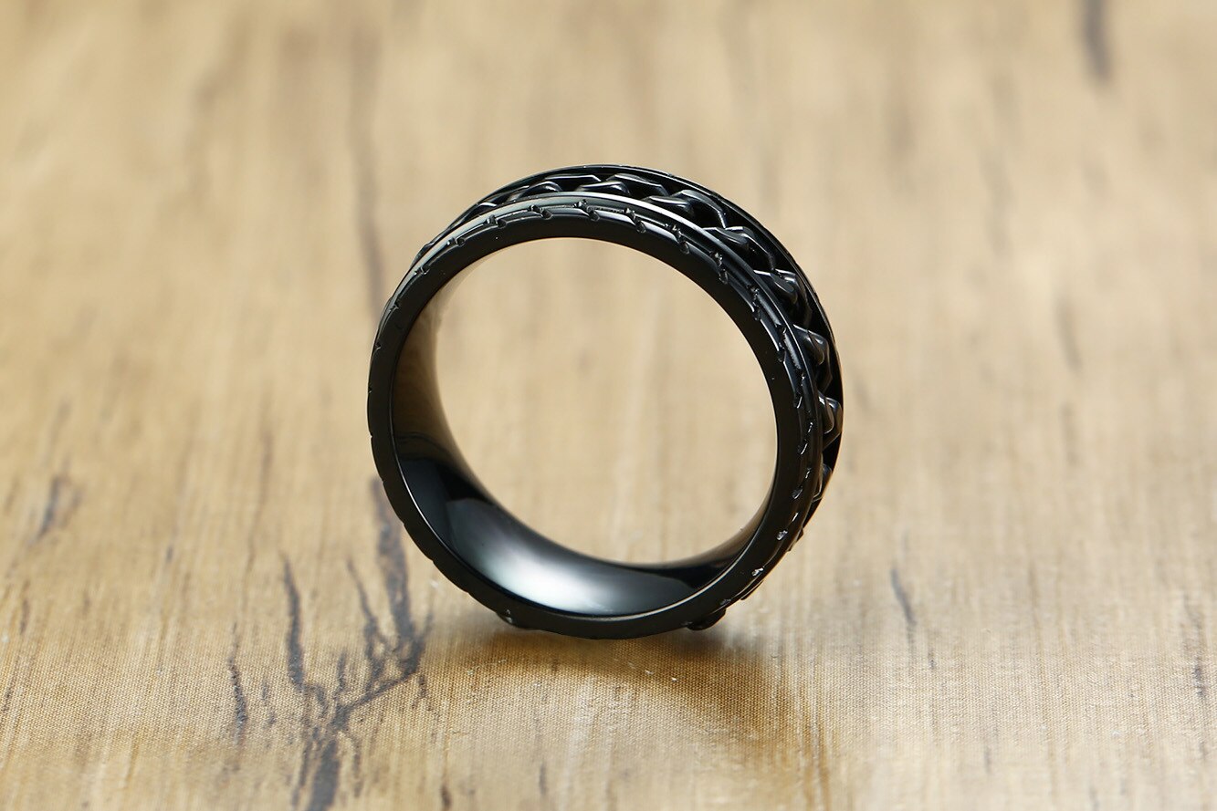 IV Spinner Ring
