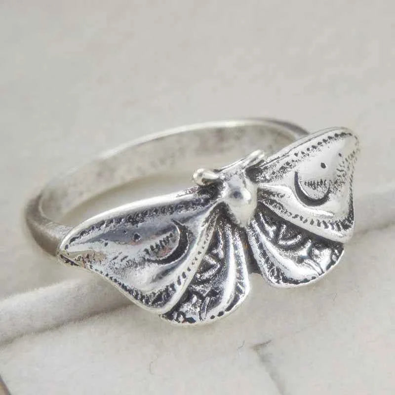 Geometric Carved Pattern Bat Ring