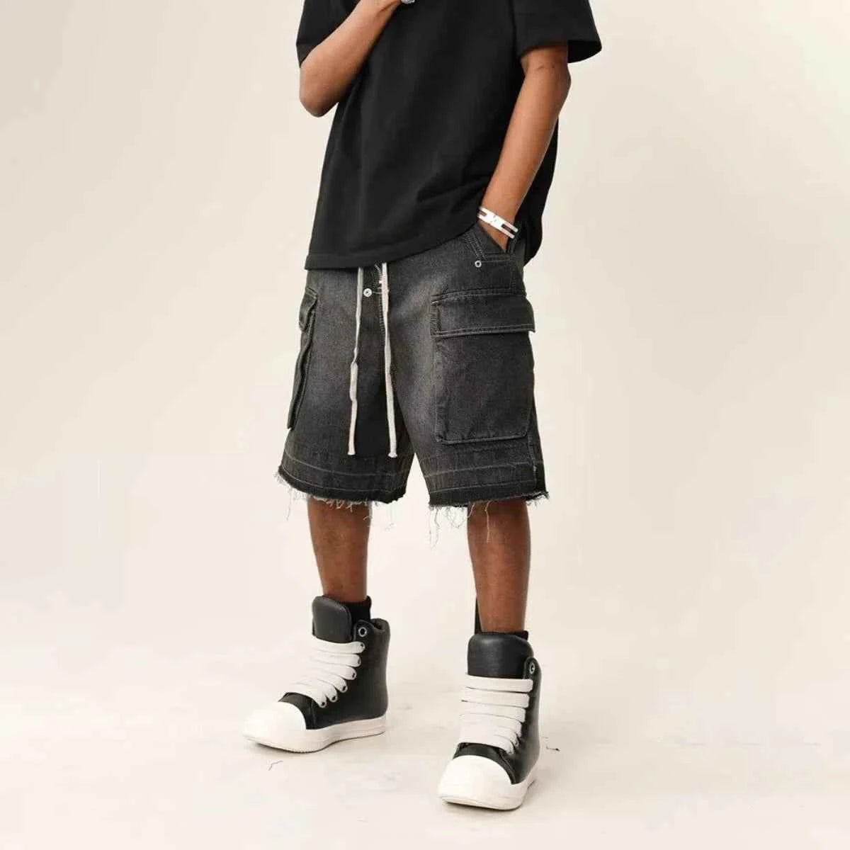 Essential American Style Raw Edge Denim Short