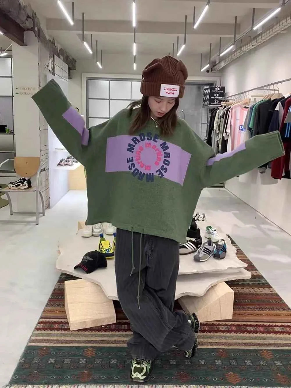 Green Circular Slogan Round Neck Sweater