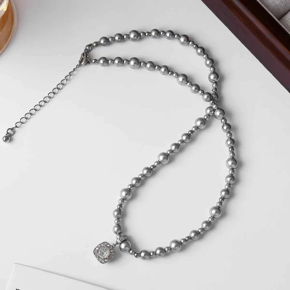 Elegant Glass Pearl Choker Necklace