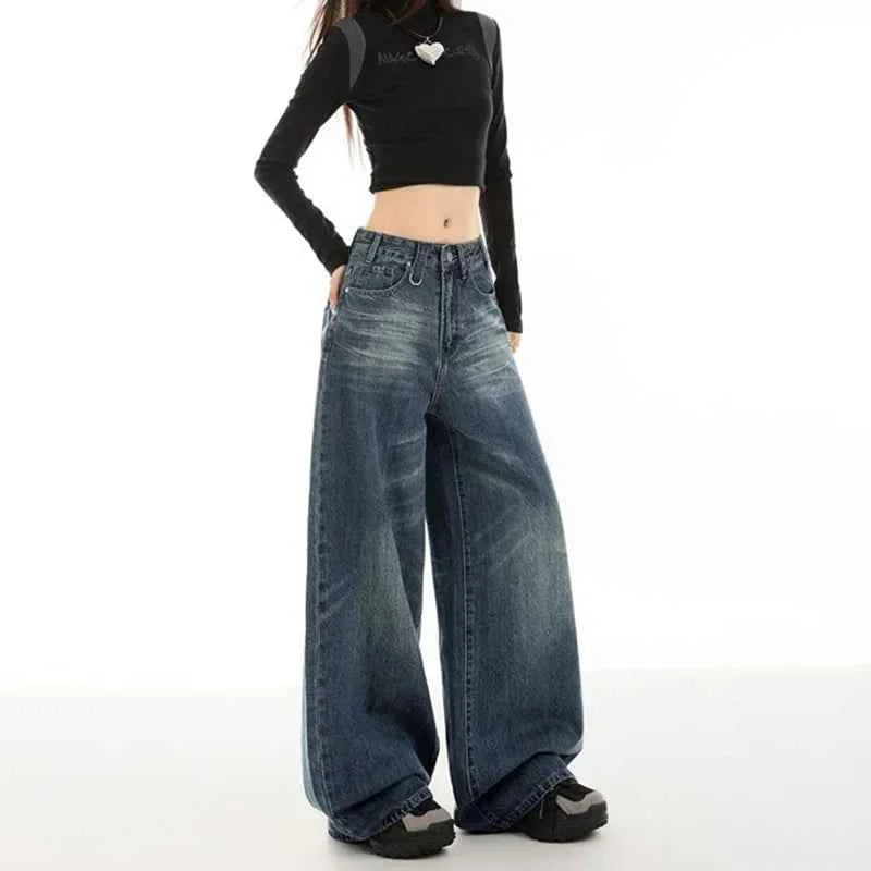 Flattering Retro Baggy Straight Leg Jeans