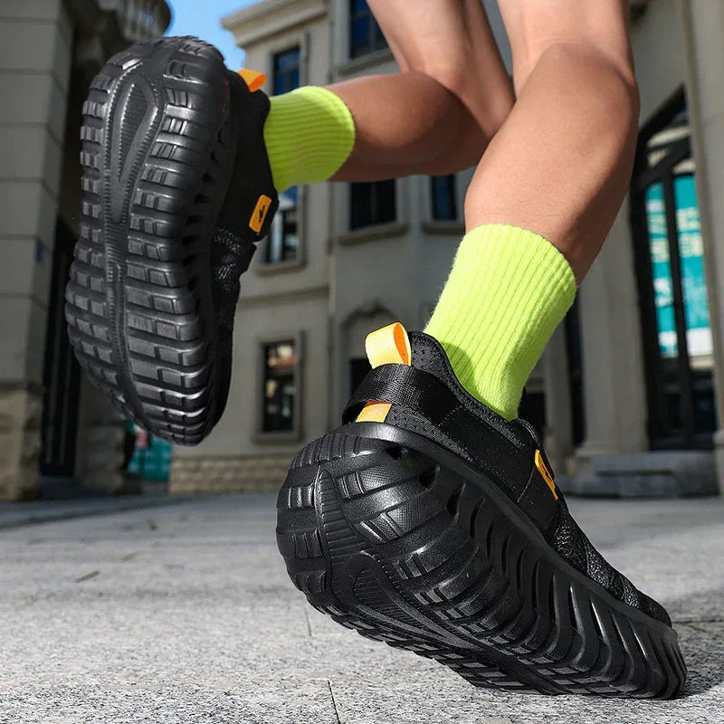 Axis Run T84 Sneakers - Luxuryurbanwear