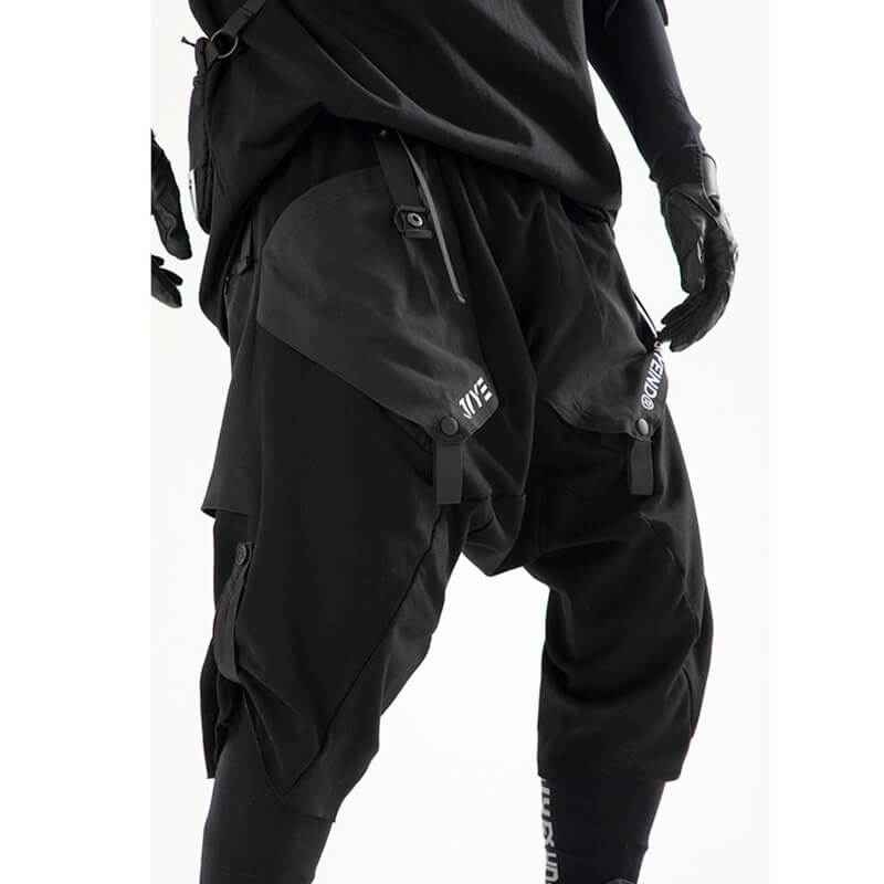 TECHWEAR CARGO PANTS ' Kokuto 'Short Cargo Pants