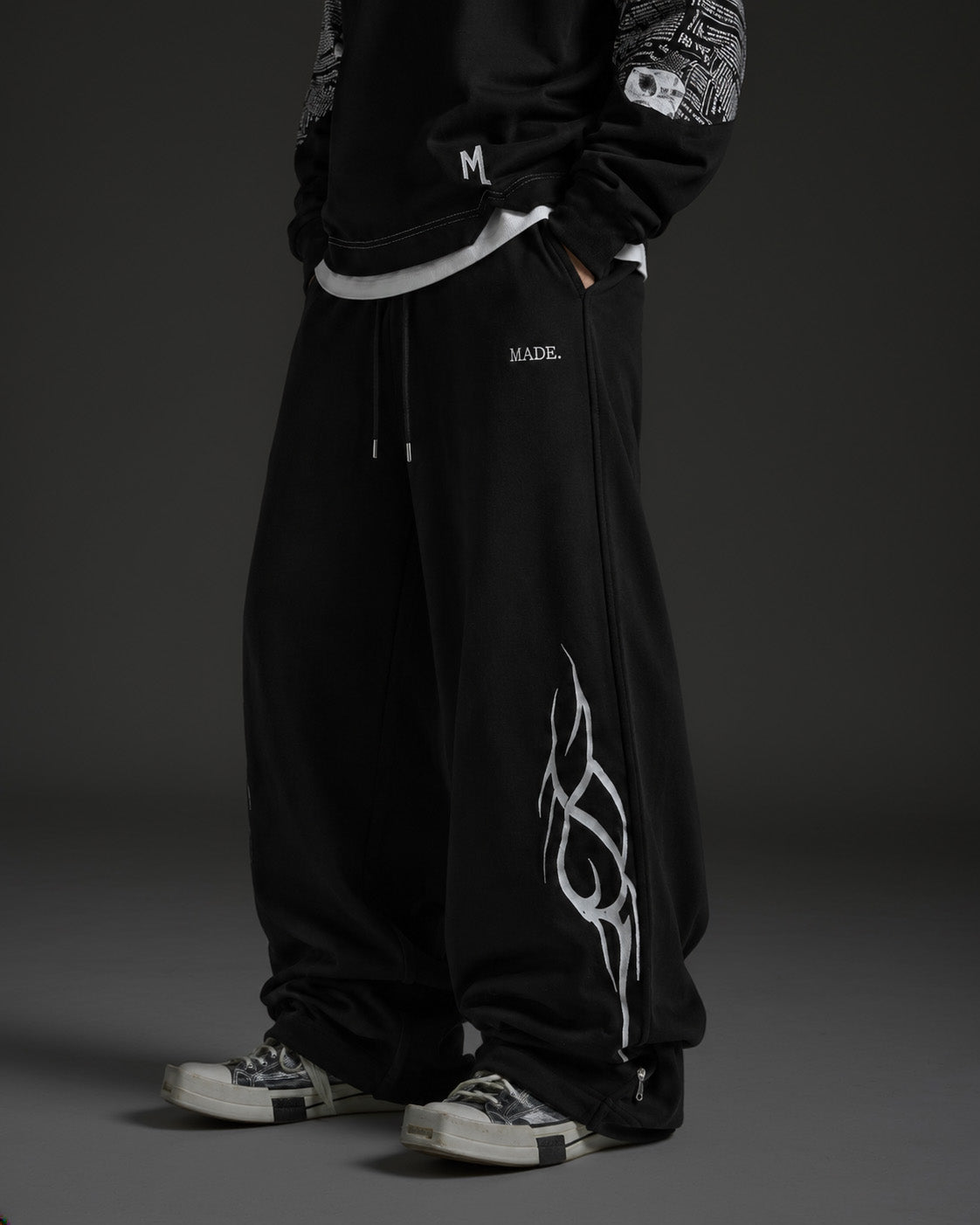 Thorn Embroidery Sweatpants