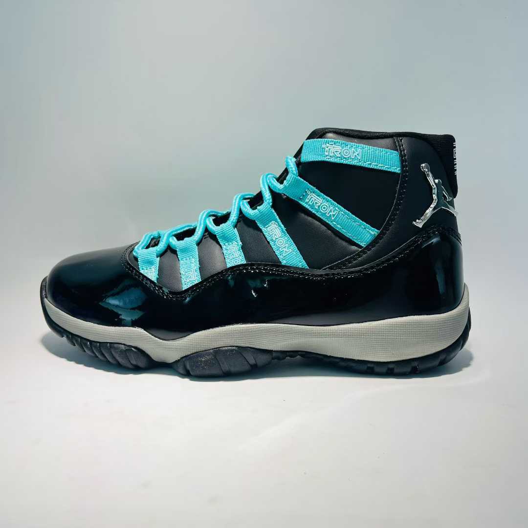 Air Jordan 11 Retro YV5869 558