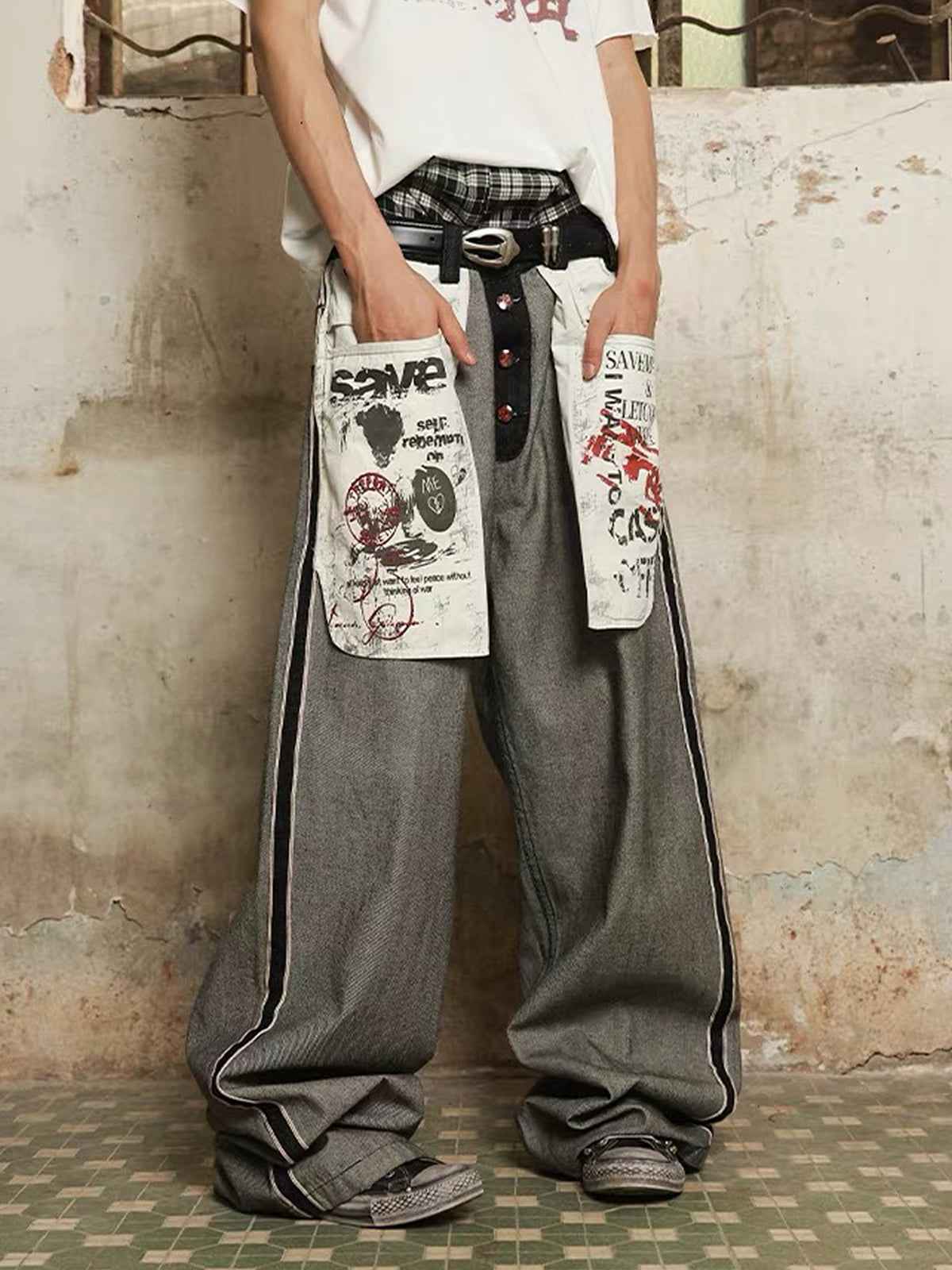 Distressed Reverse Design Large Pocket Printed Jeans - 2568