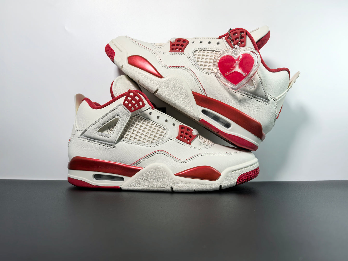 Air Jordan 4 Retro HV0823-108