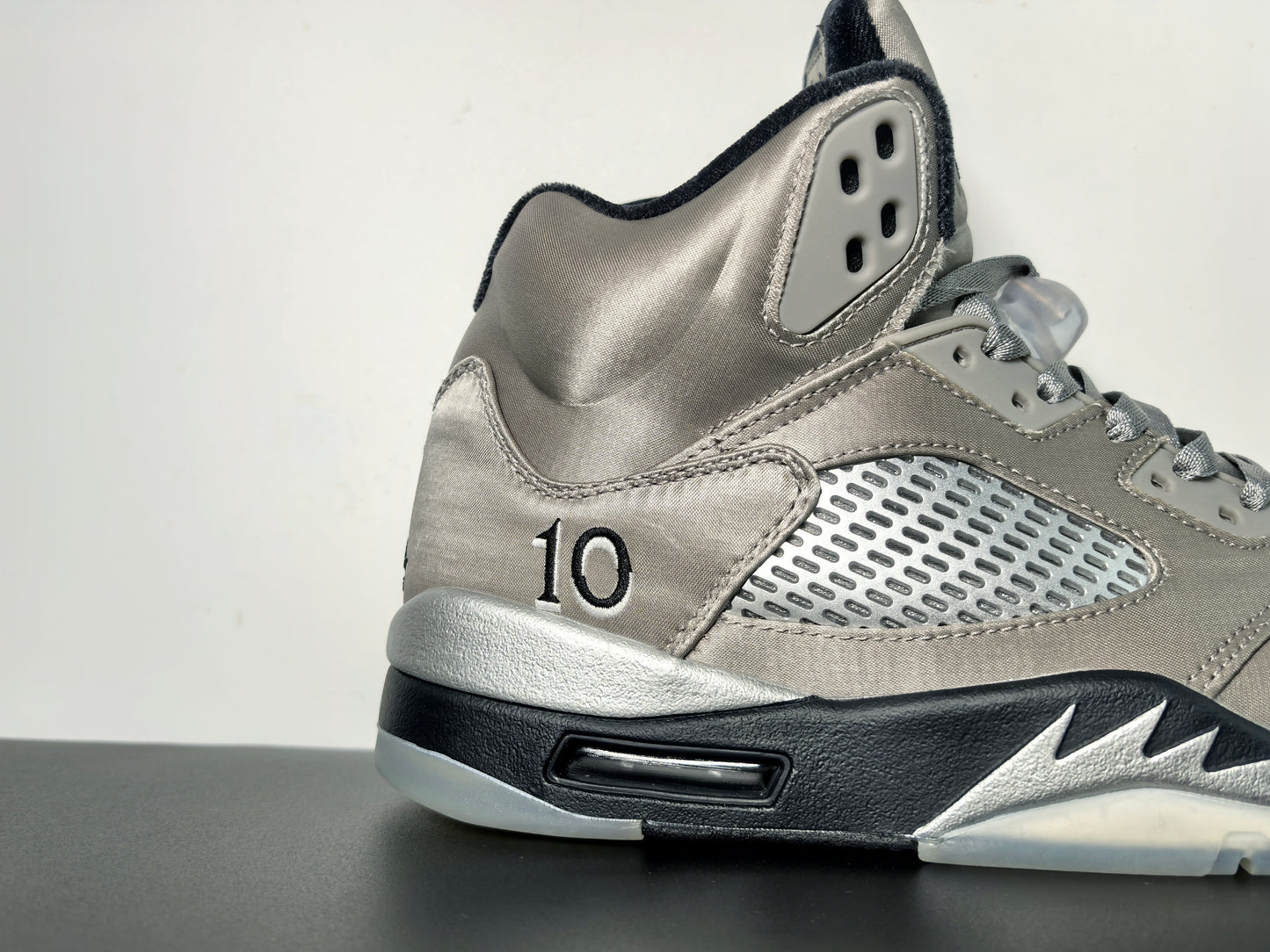 Air Jordan 5 WMNS “Wings”5