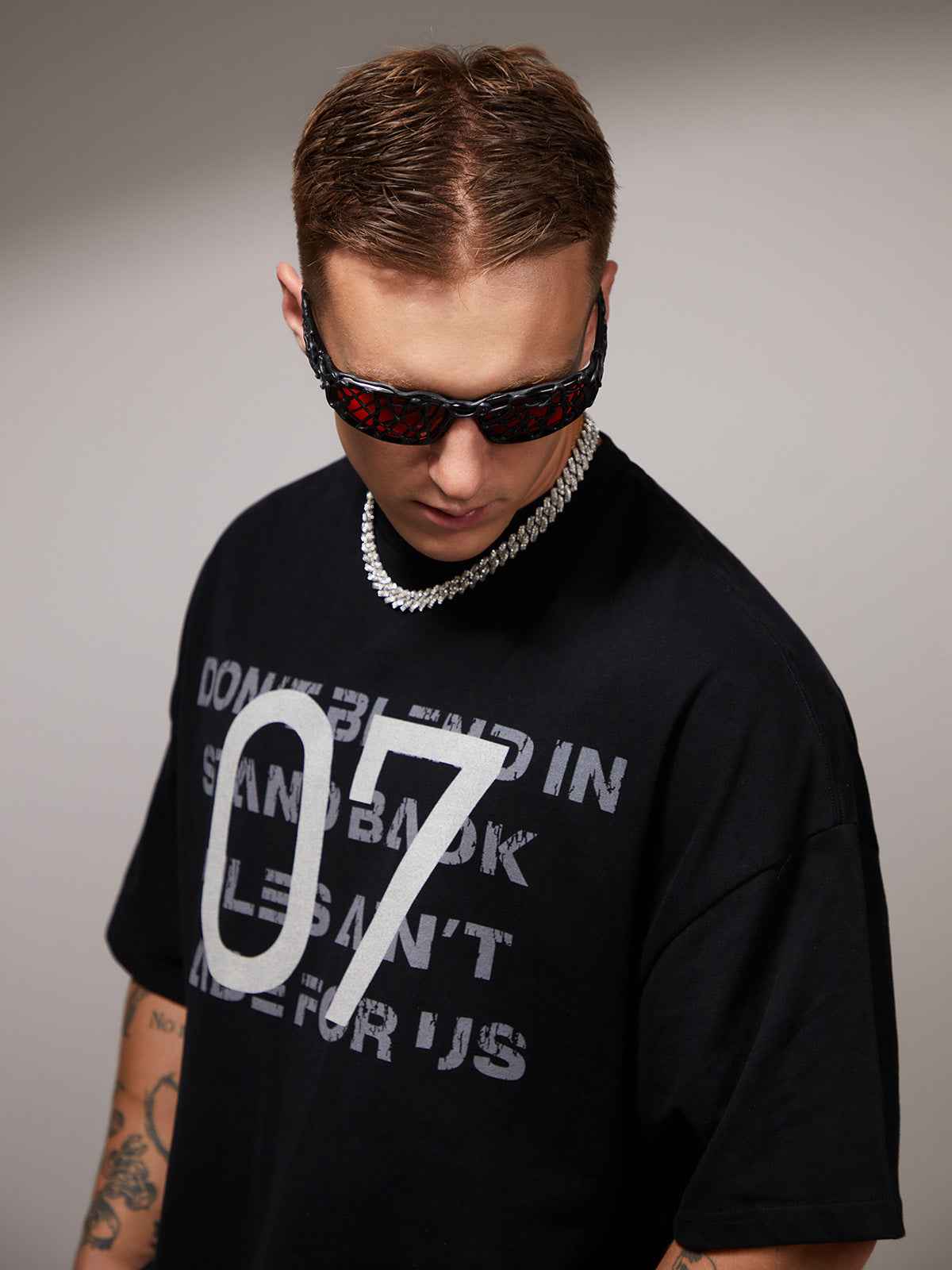 Distressed NO.7 Graphic T-Shirt