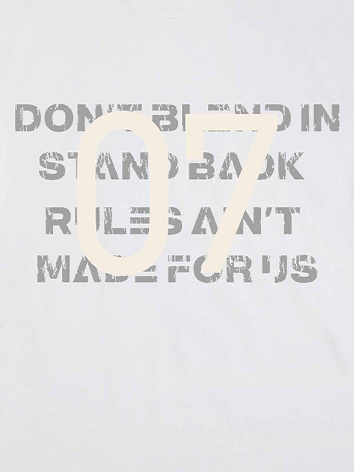 Distressed NO.7 Graphic T-Shirt