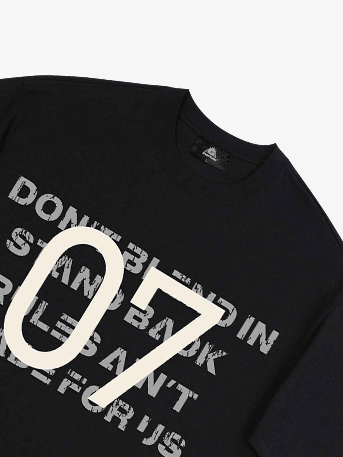 Distressed NO.7 Graphic T-Shirt