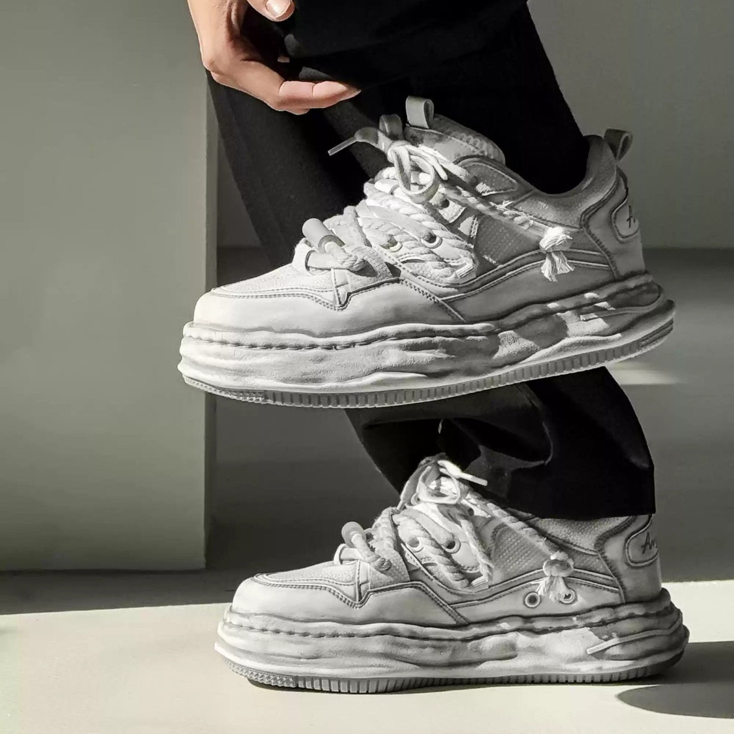 Wraith Low - Distressed White