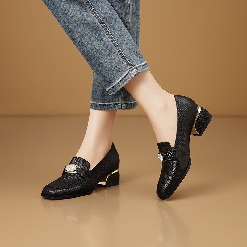 USS Shoes Alix Women's Square Toe and Buckle With Rhinestones Pumps - Luxuryurbanwear