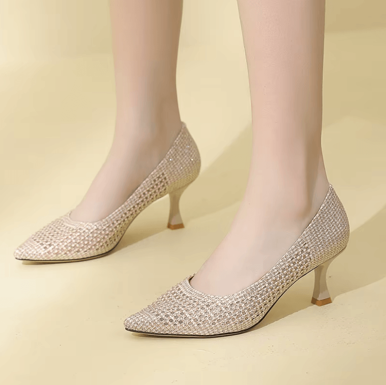 USS Shoes America Women's Imitation Crystals Pointed Toe Pumps