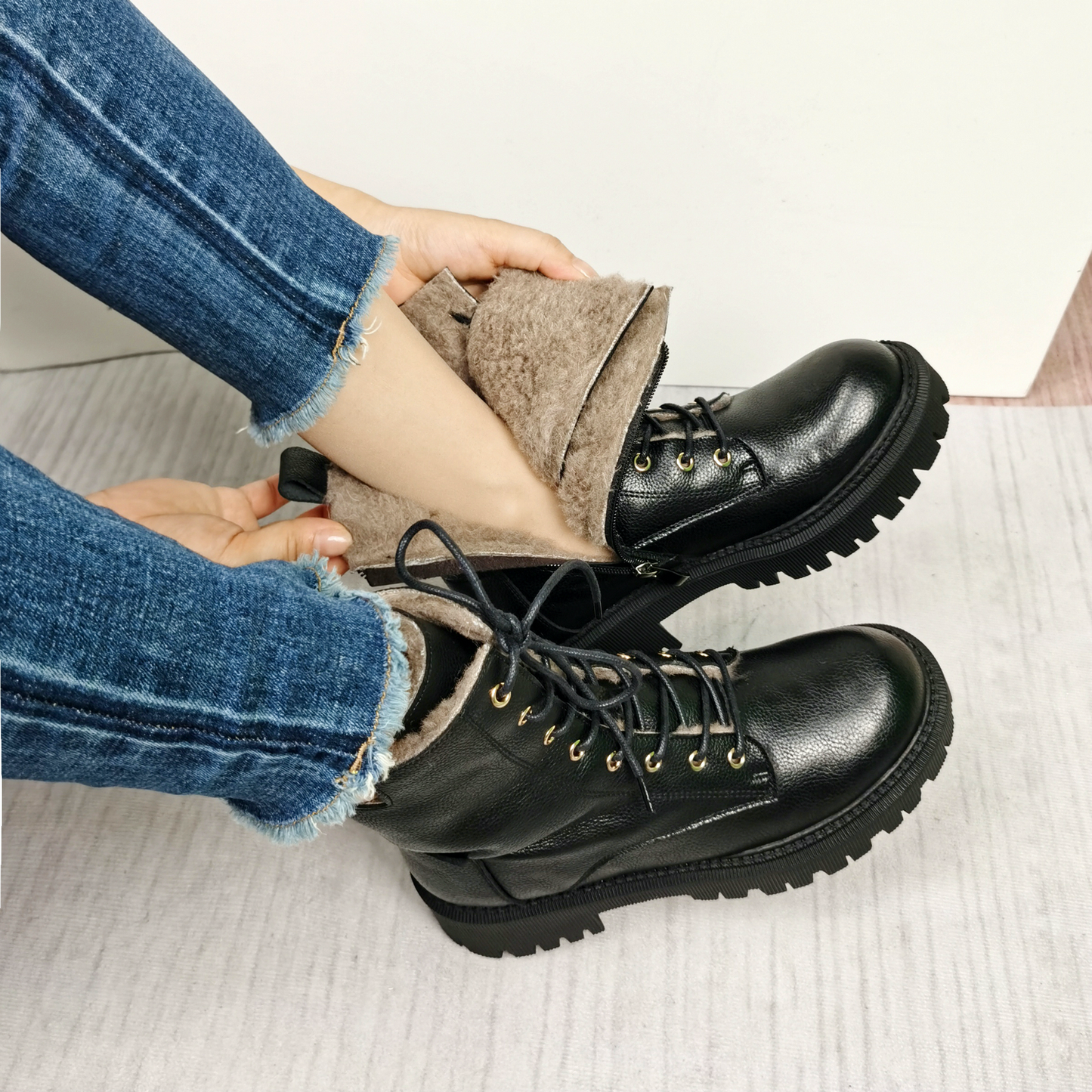 USS Shoes Asly Women's Wool Fur Ankle Boots - Luxuryurbanwear