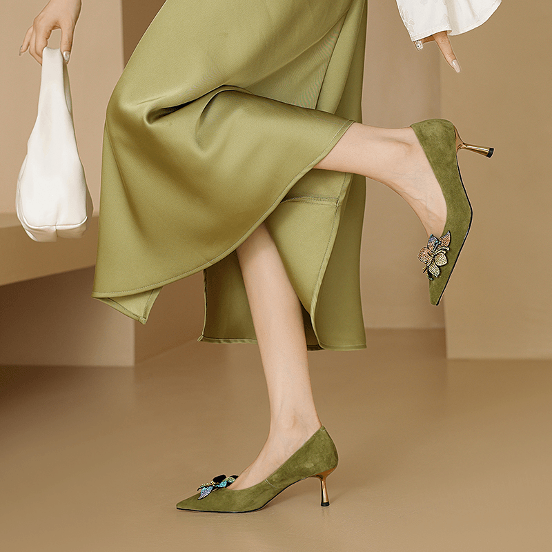 USS Shoes Celia Women's Pointed Toe Flower Leather Pumps