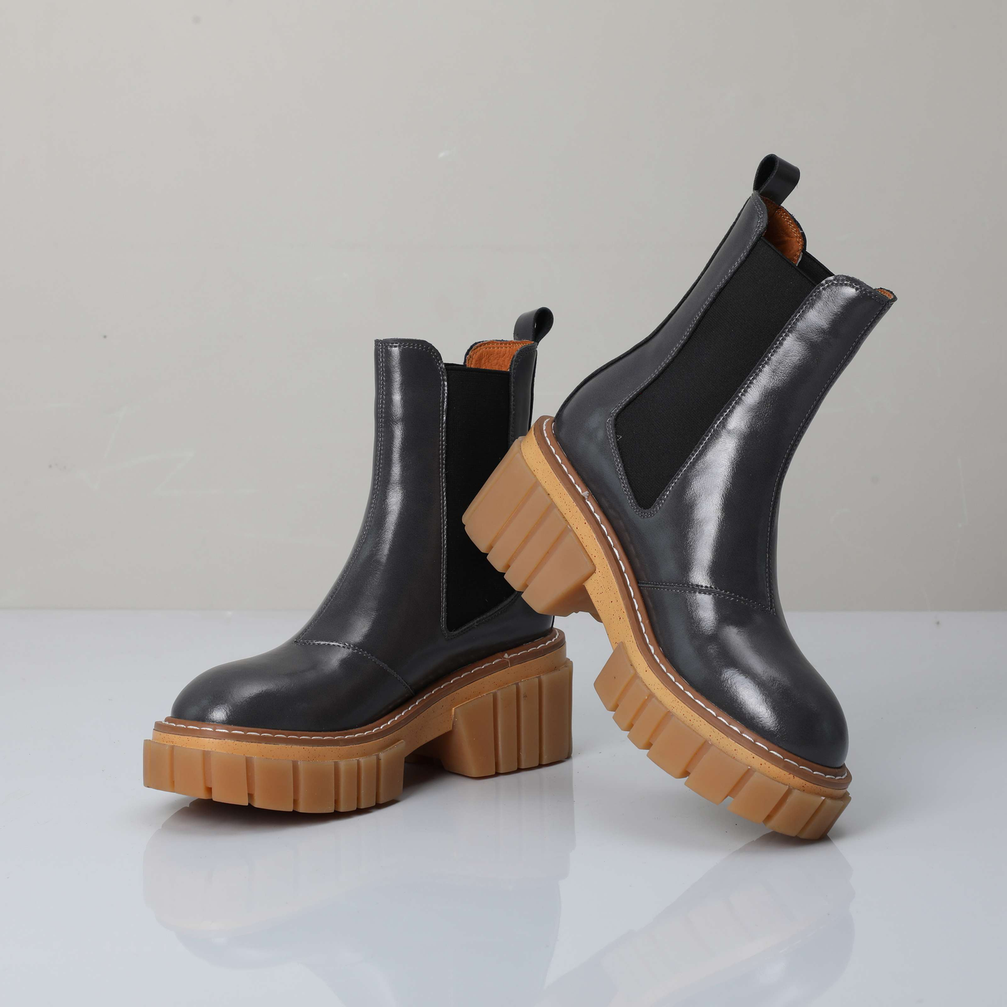 USS Shoes Clara Women's Classics Chelsea Boots - Luxuryurbanwear