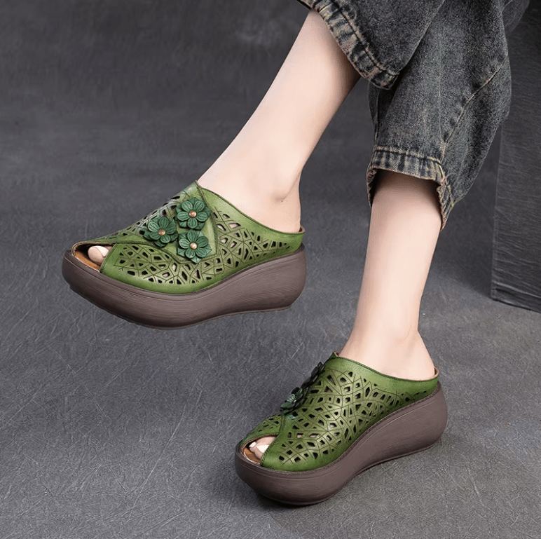 USS Shoes Eilyn Women's Flowers Peep Toe Wedge Slipper