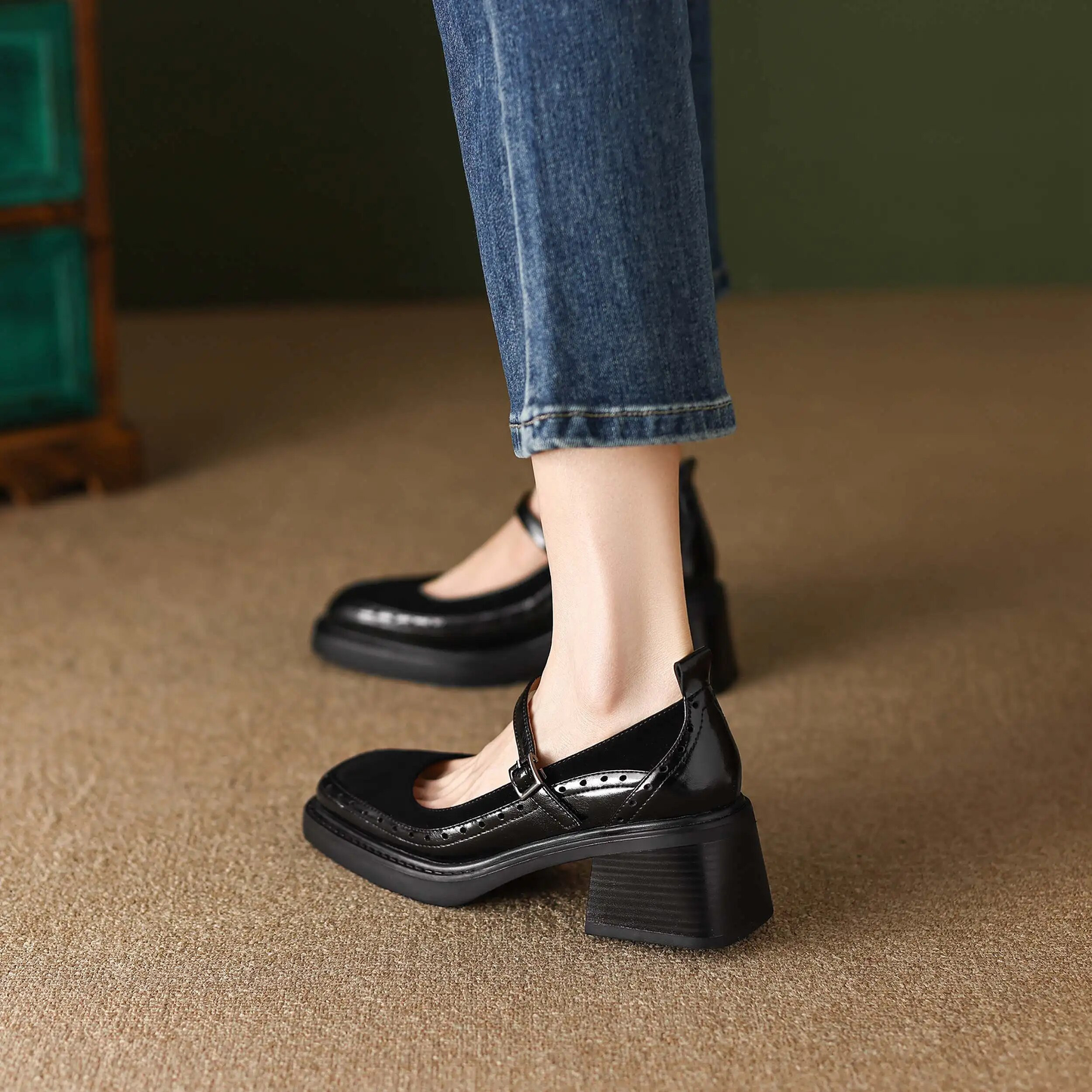 USS Shoes Hanna Women's Leather Carving Design Pumps - Luxuryurbanwear