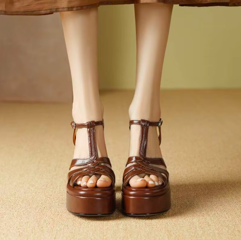 USS Shoes Larisa Women's Platform Leather T-Strap Sandals