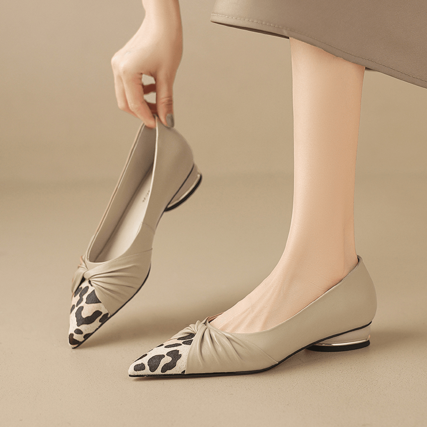 USS Shoes Liuna Women's Pointed Toe Comfort Flats