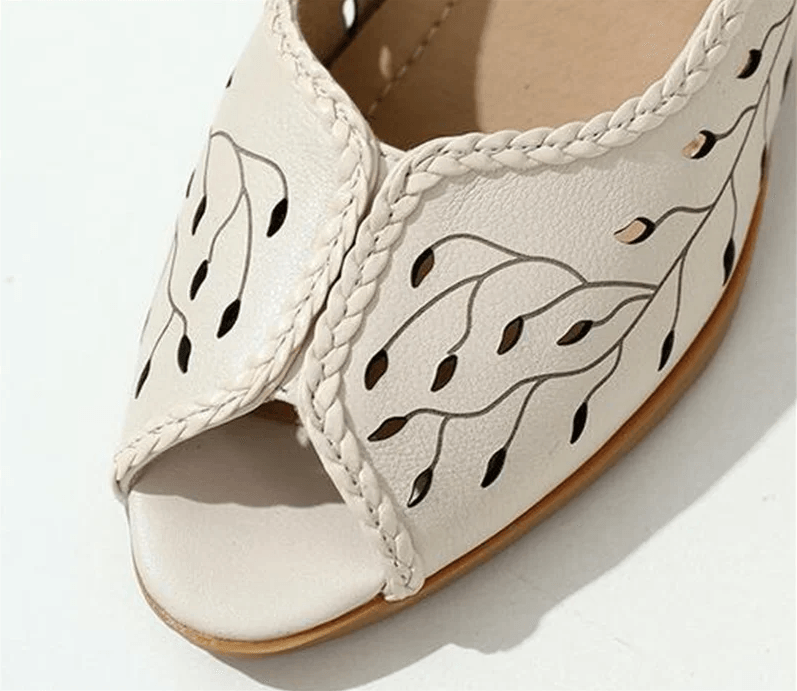 USS Shoes Lucrecia Women's Leather Hollow Sandals
