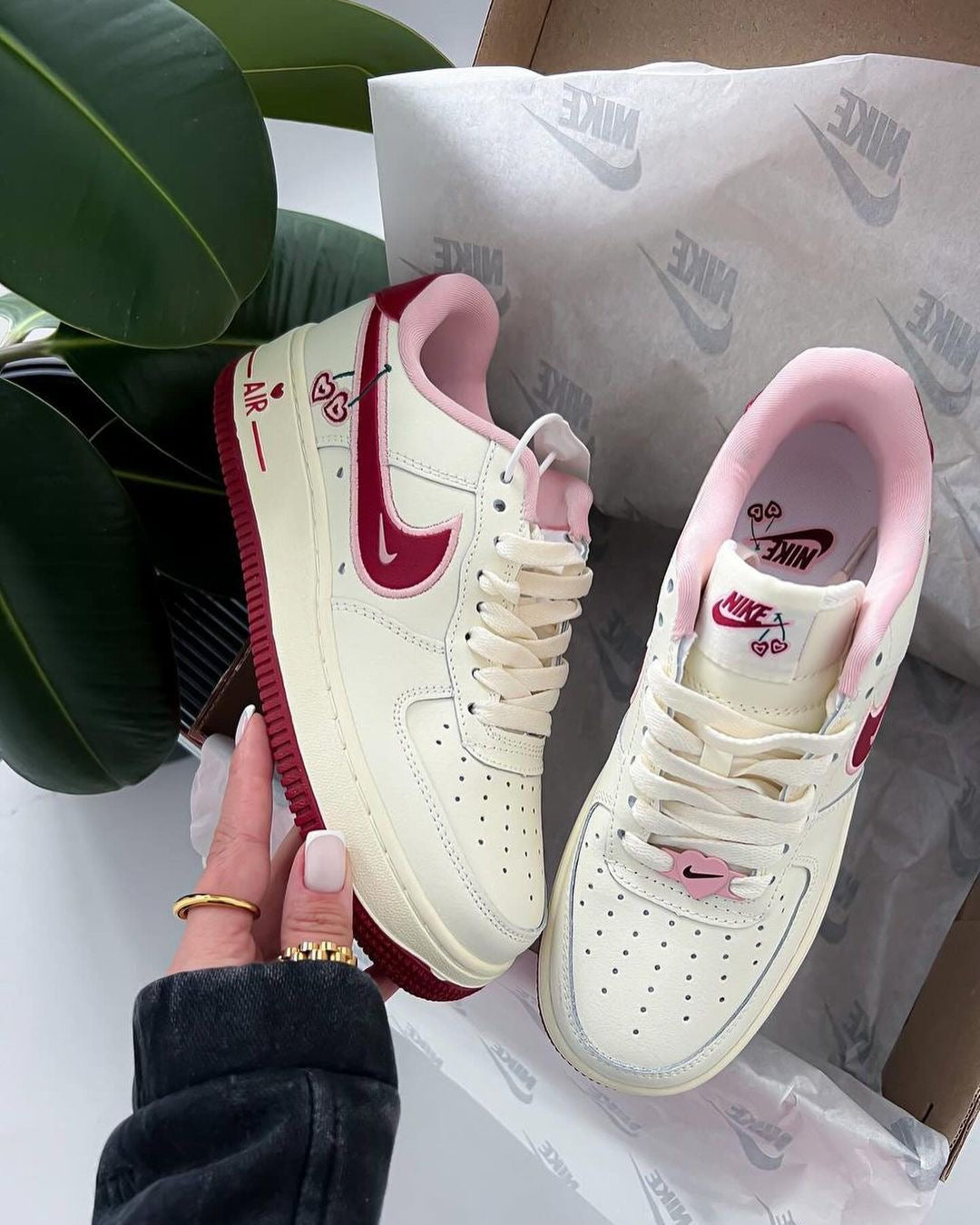 Custom Air Force 1'07 Low Valentine's Day