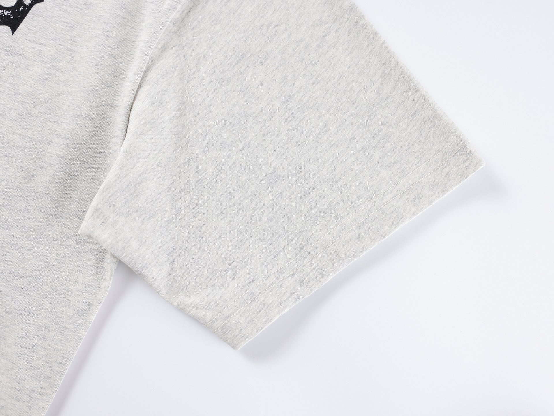 Dreaming | Graphic T-shirt - Luxuryurbanwear