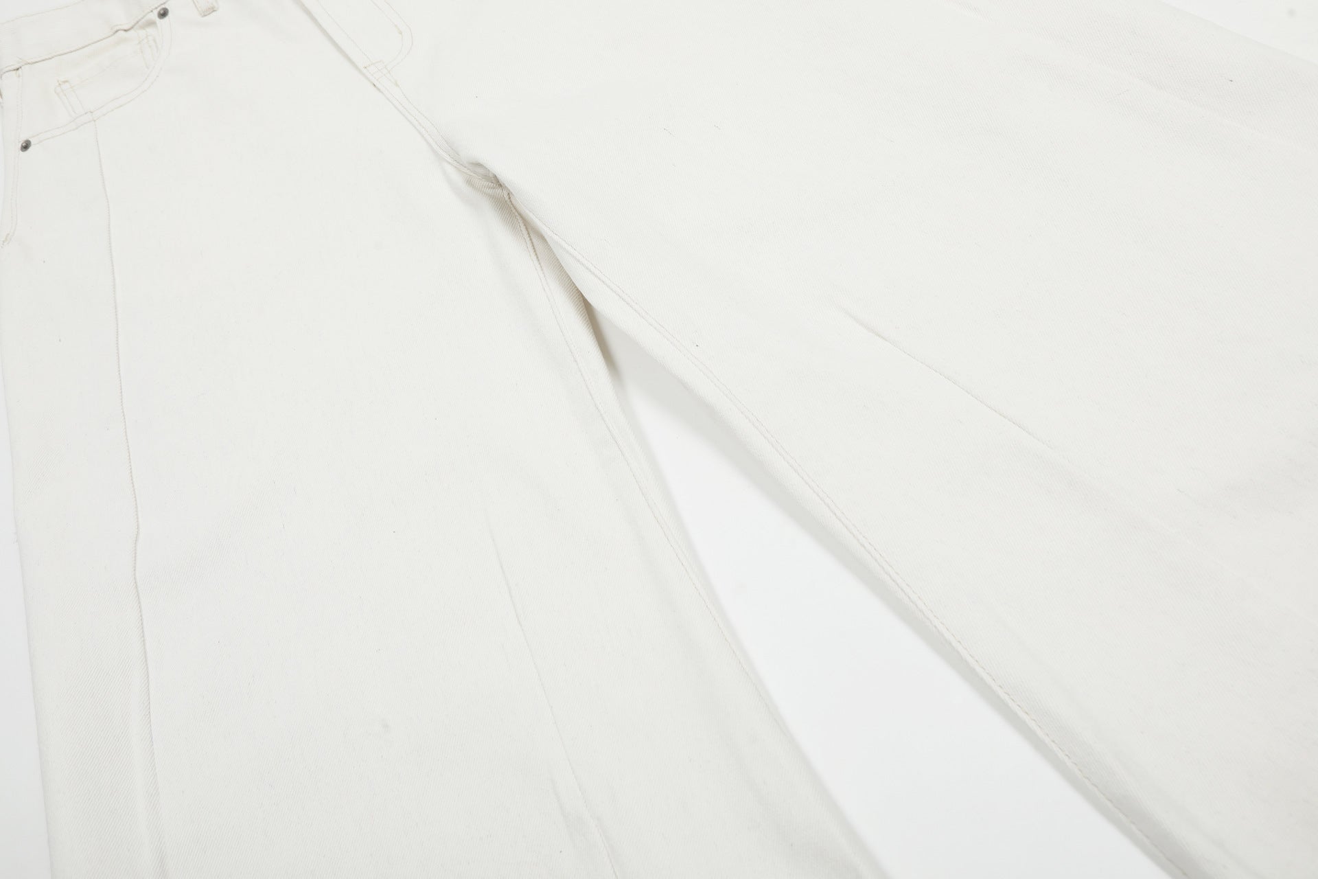 Clean Fit | White Baggy Pants - Luxuryurbanwear