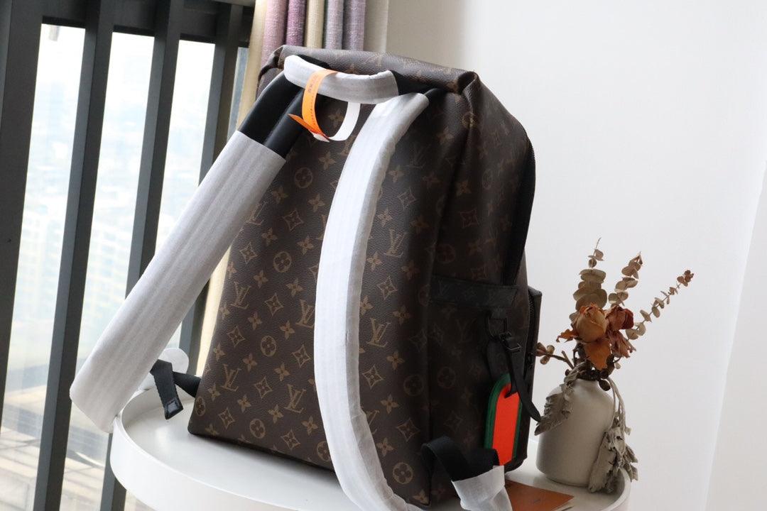 SO - LV DISCOVERY BACKPACK MONOGRAM M57965 sneakerhypes