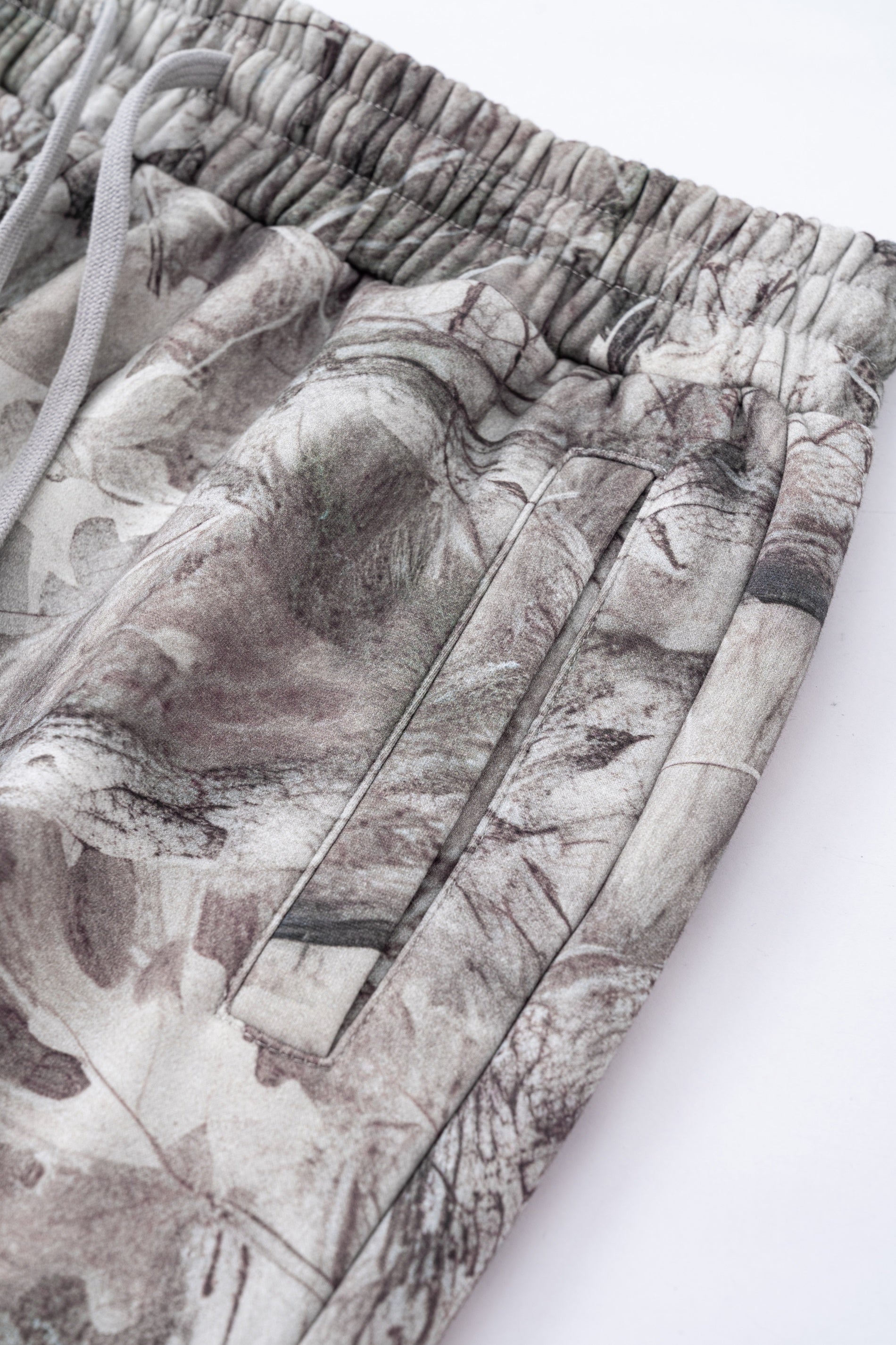 Leaf Camo Pattern | Baggy Pants - Luxuryurbanwear