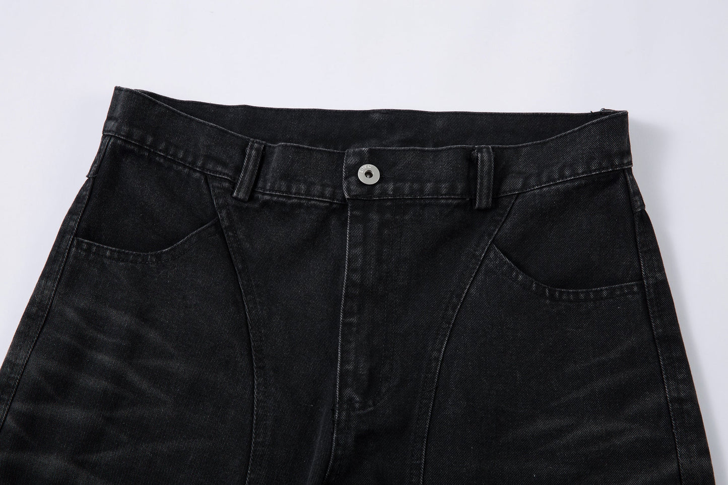 Distressed Multi-Pocket | Washed Jeans