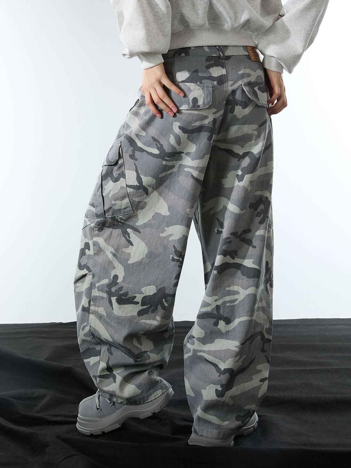 Snow Camouflage Machete Wide-Leg Cargo Barrel Pants - 2548