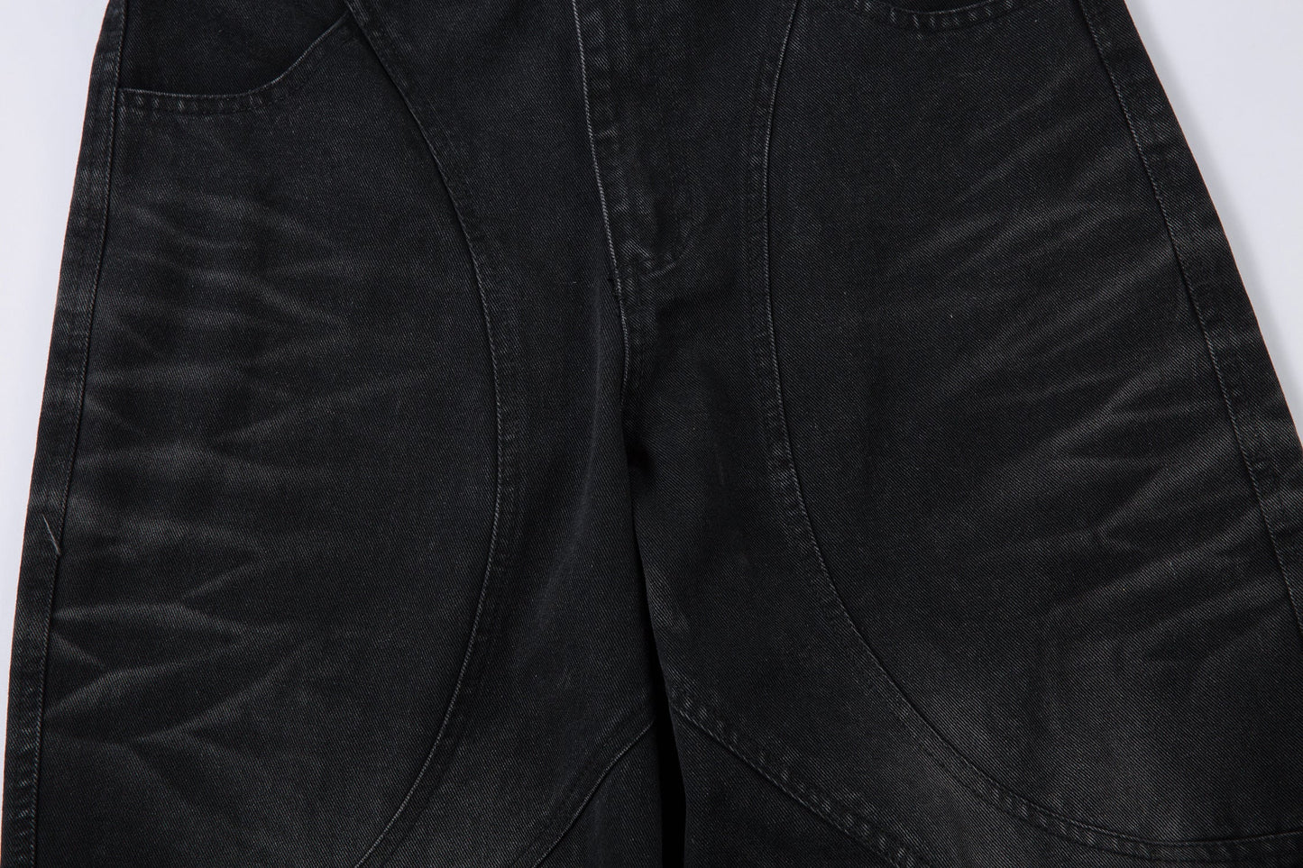 Distressed Multi-Pocket | Washed Jeans