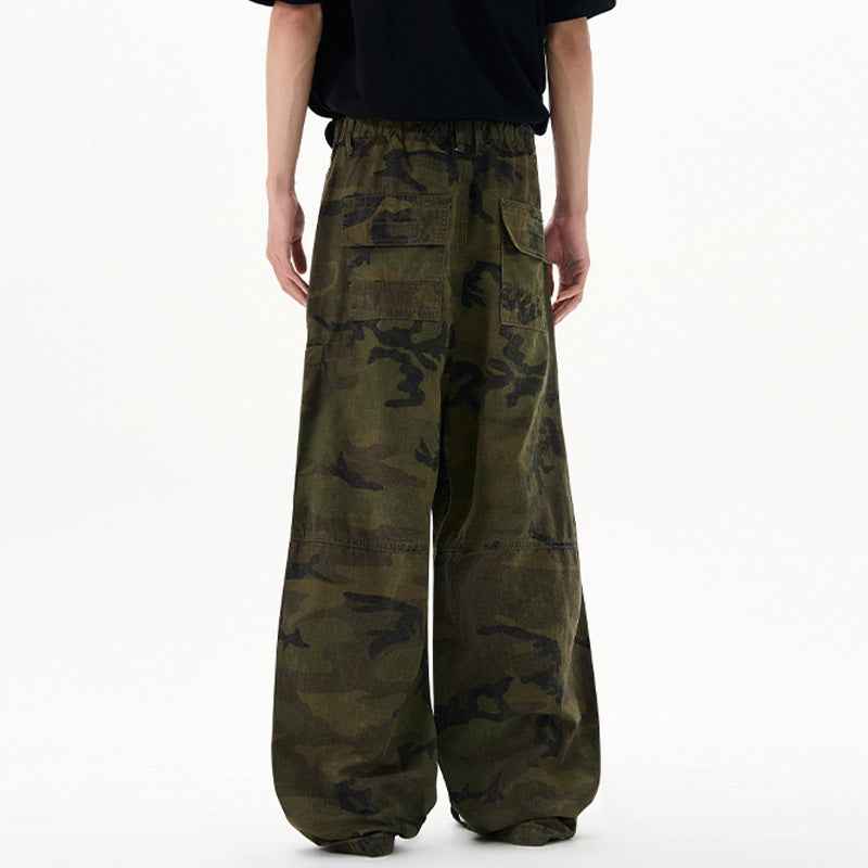 Fashionable Camo Loose Fit Straight Pants