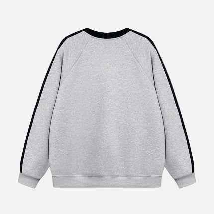 Stylish Letter Print V-Neck Long Sleeve T-Shirt