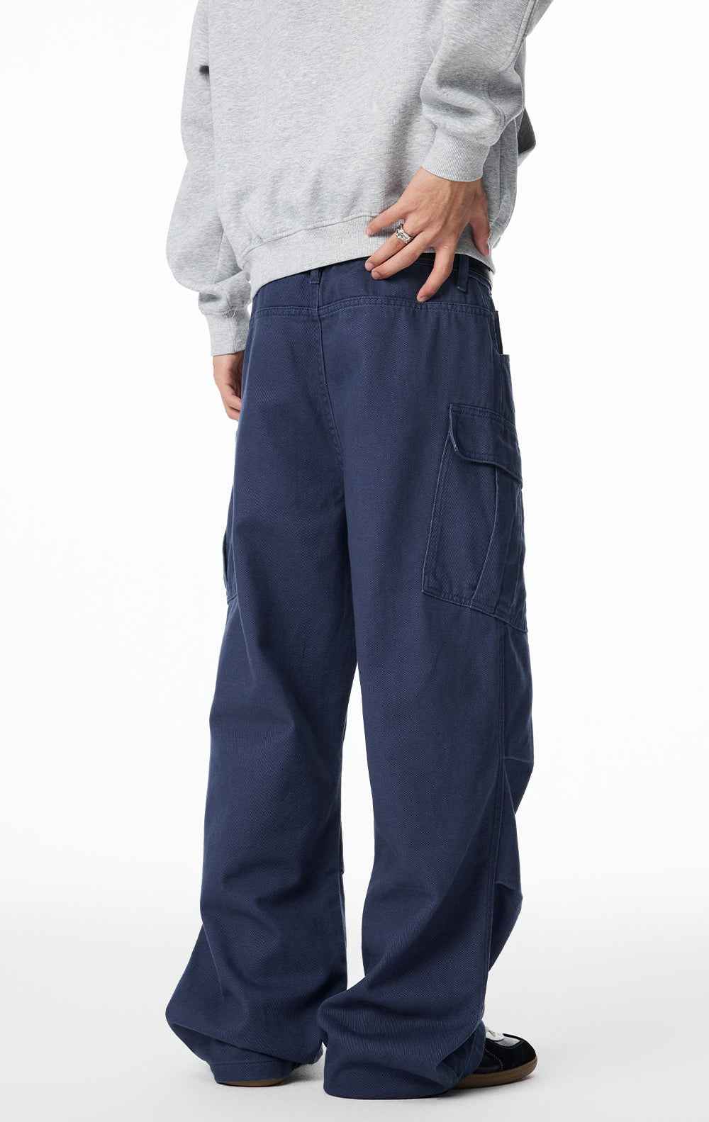 American Style Straight Leg Pleated Cargo Jeans