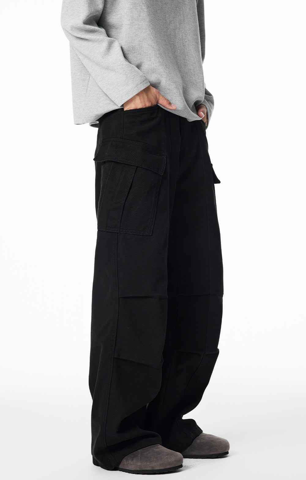 American Style Straight Leg Pleated Cargo Jeans