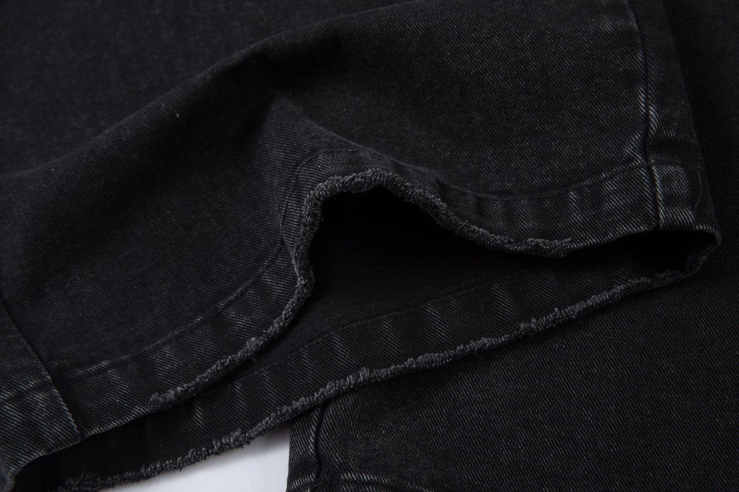 Distressed Multi-Pocket | Washed Jeans