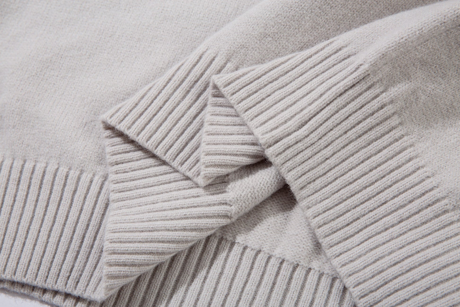 College Minimal | Knit V-neck Sweater - Luxuryurbanwear