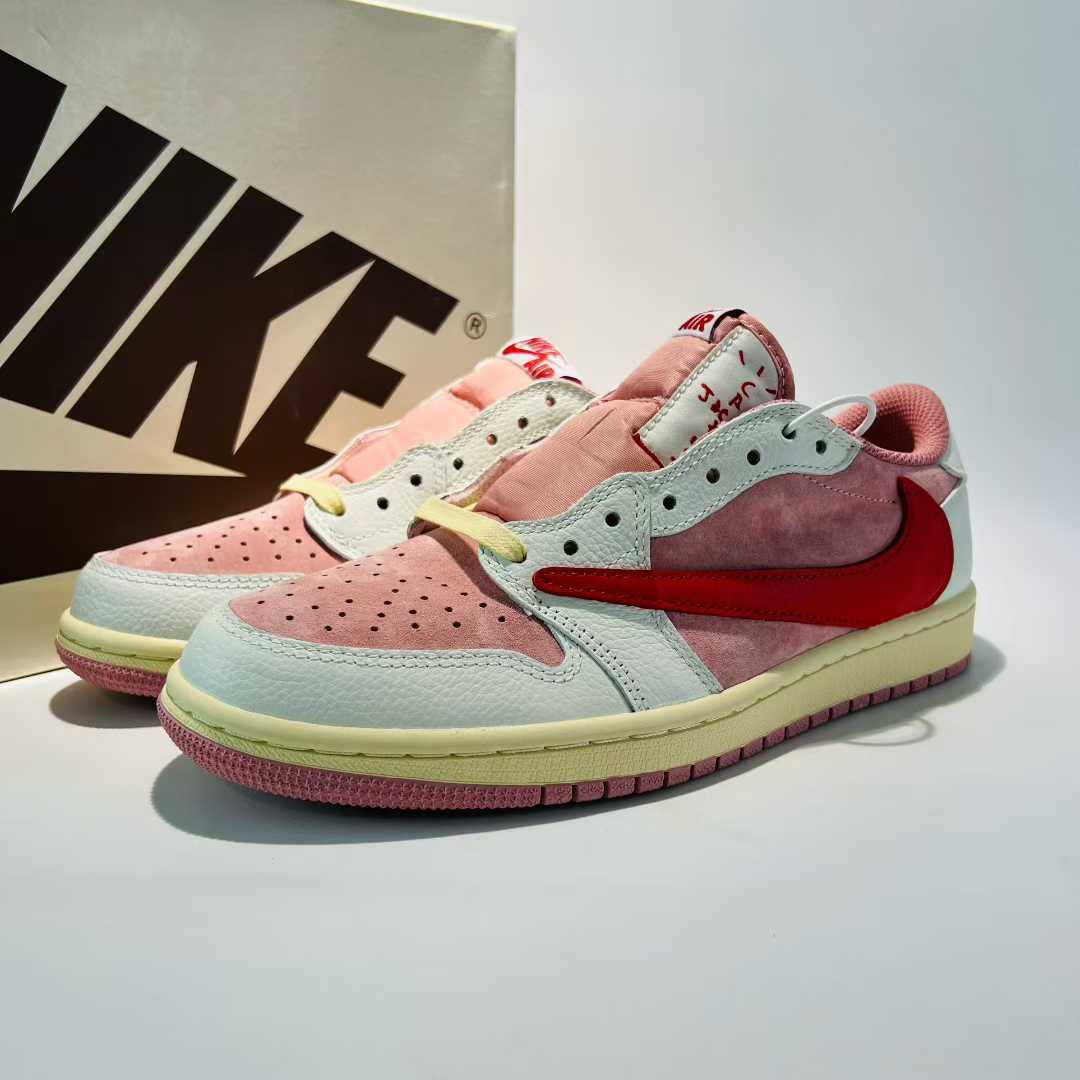 Travis Scott x Air Jordan 1 Low OG