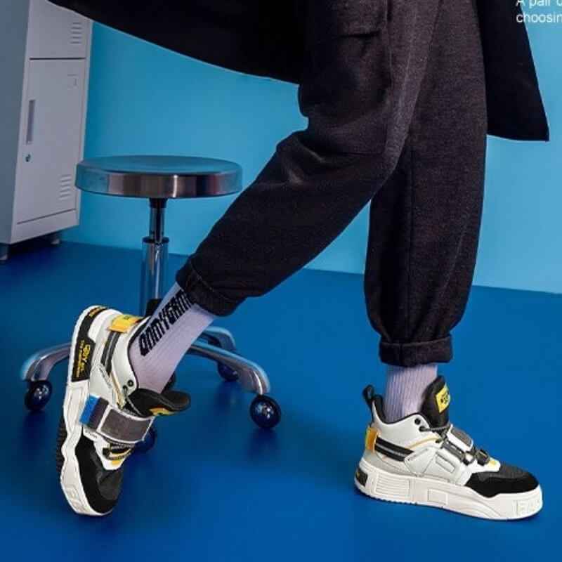066 -'33Y' art the Mainstream Sneaker