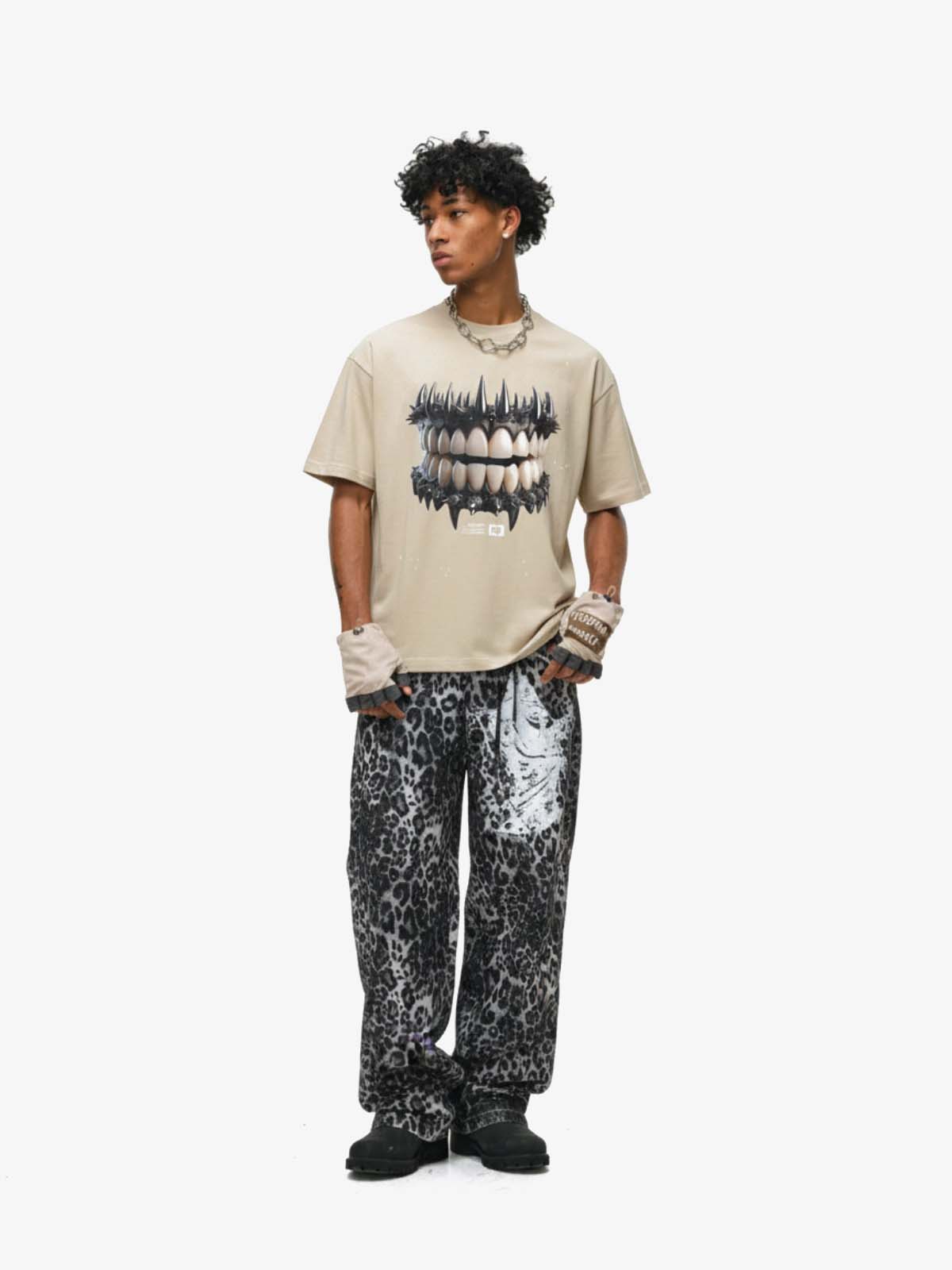 Spiked Teeth Graphic T-Shirt - Luxuryurbanwear