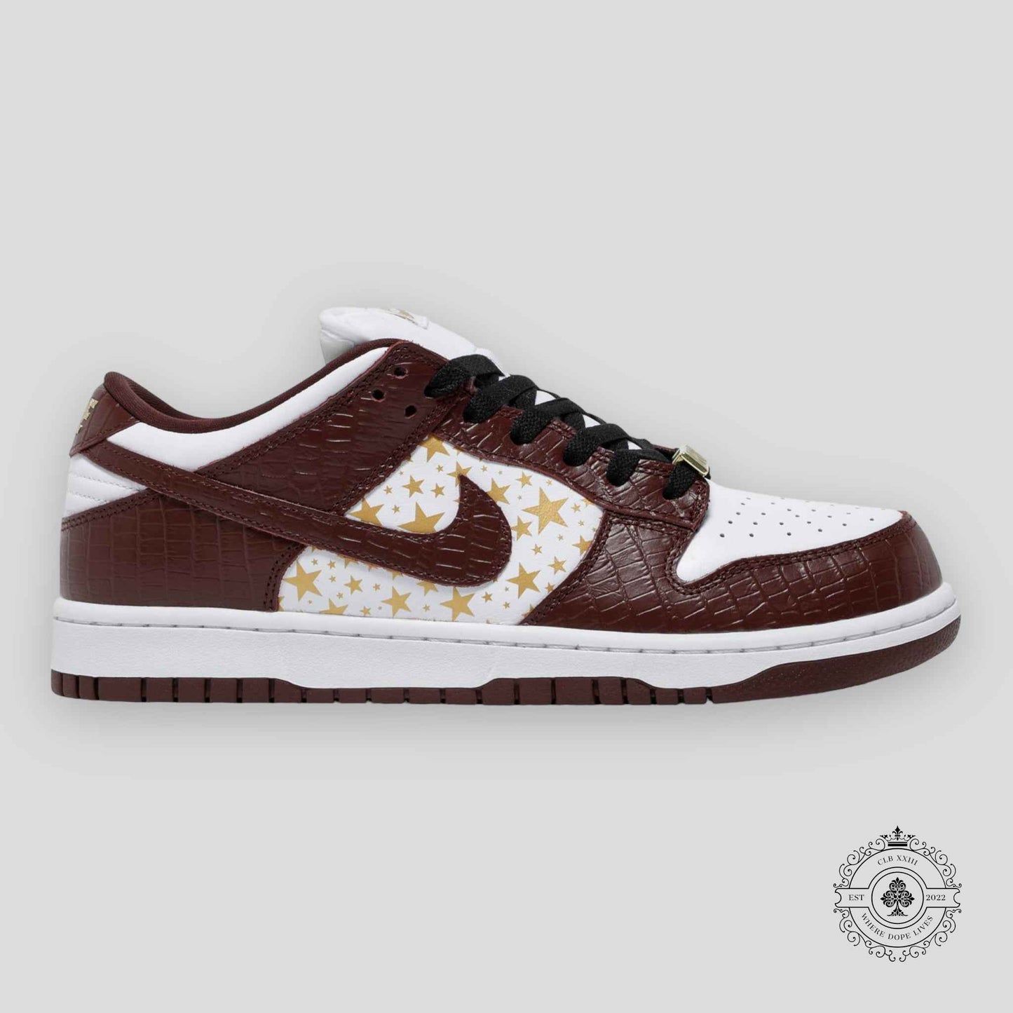 Nike SB Dunk Low Supreme Stars “Barkroot Brown”