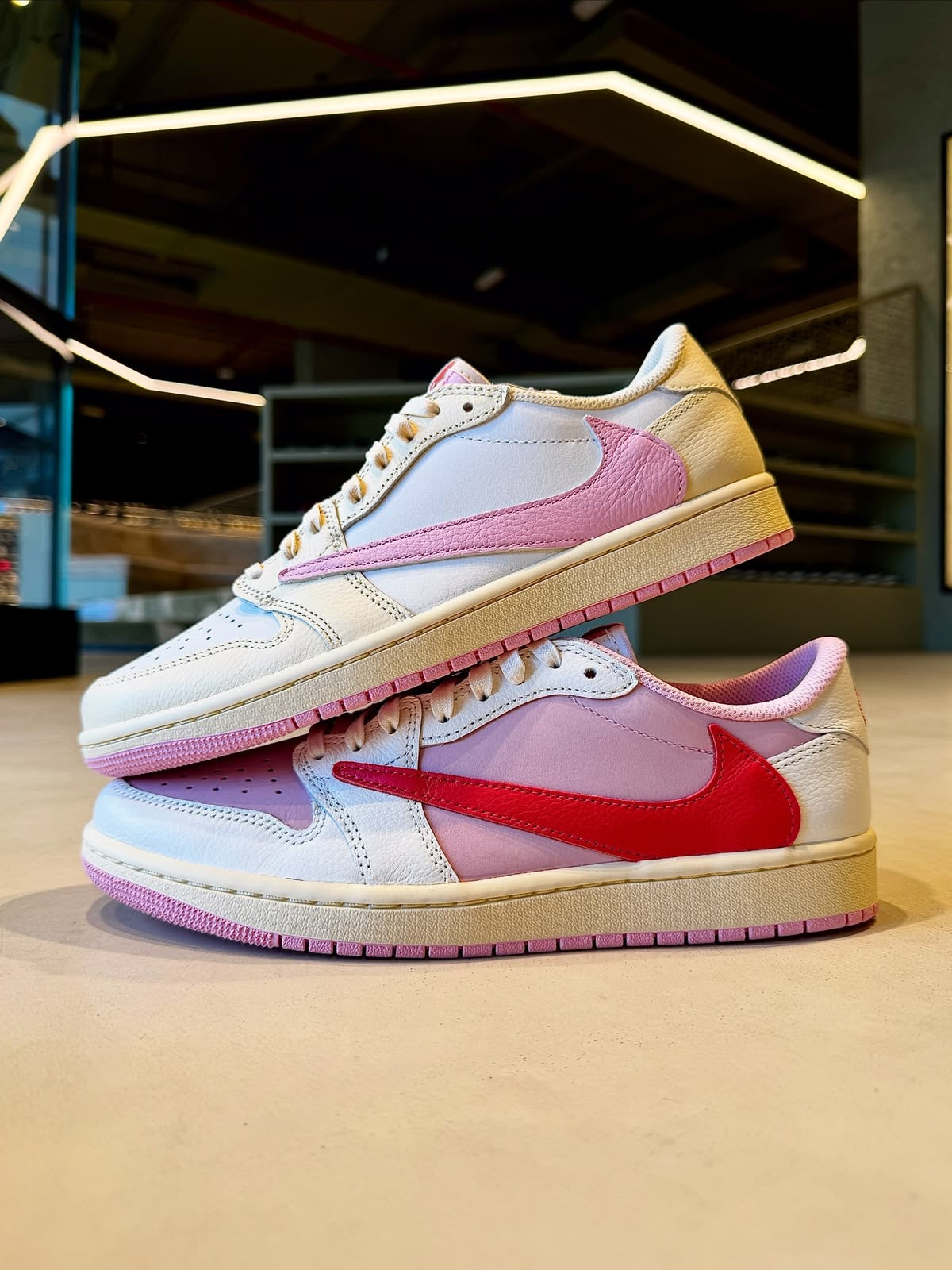 Travis Scott × AJ1 Low "Shy Pink"