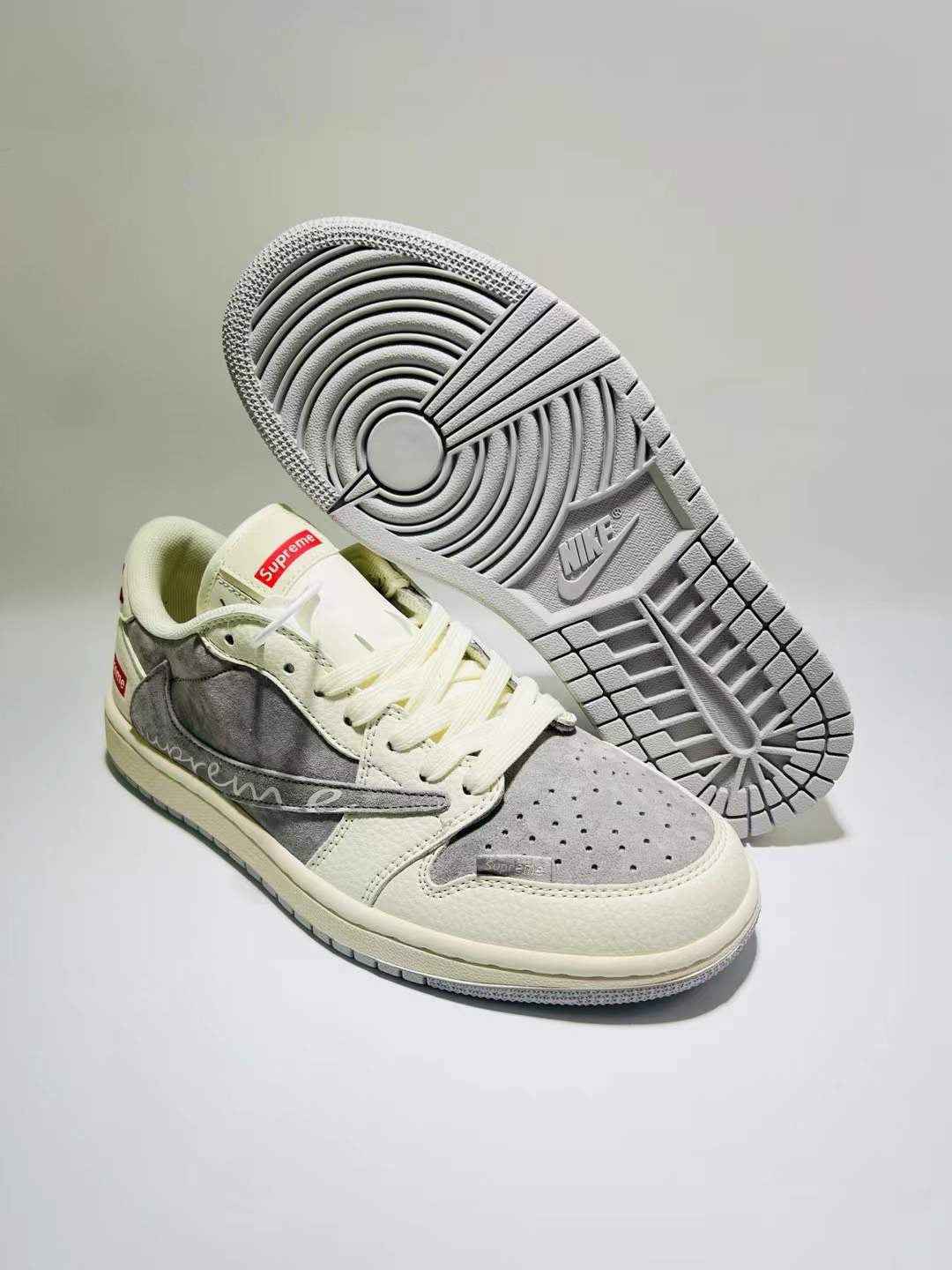 Designer Air Jordan 1 Travis Scott × Supreme XS3086 004